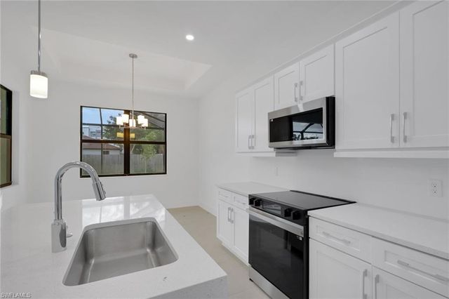 426 NW 3rd TER, Cape Coral, FL 33993