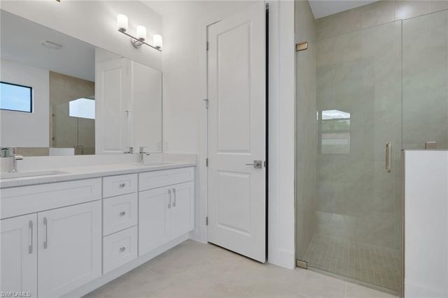 426 NW 3rd TER, Cape Coral, FL 33993