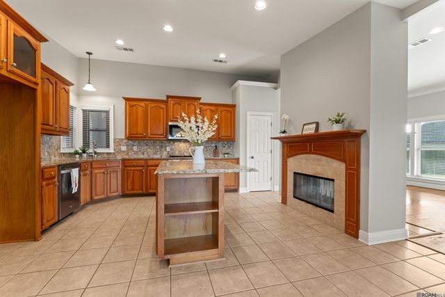 37069 Mill Run Ave, Geismar, LA 70734