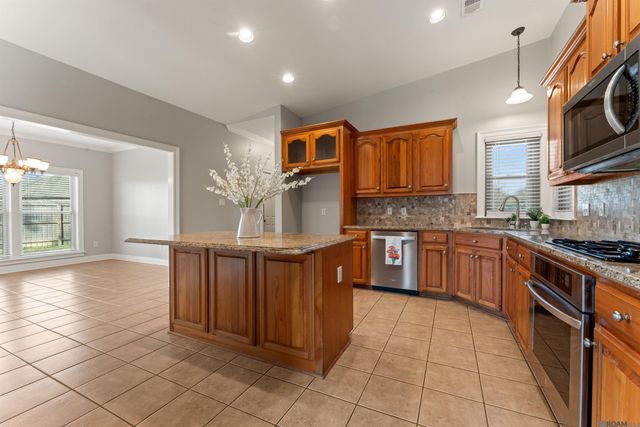 37069 Mill Run Ave, Geismar, LA 70734