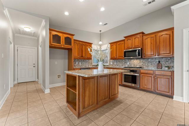 37069 Mill Run Ave, Geismar, LA 70734