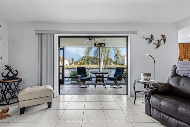 3831 SE 11TH PLACE 101, Cape Coral, FL 33904