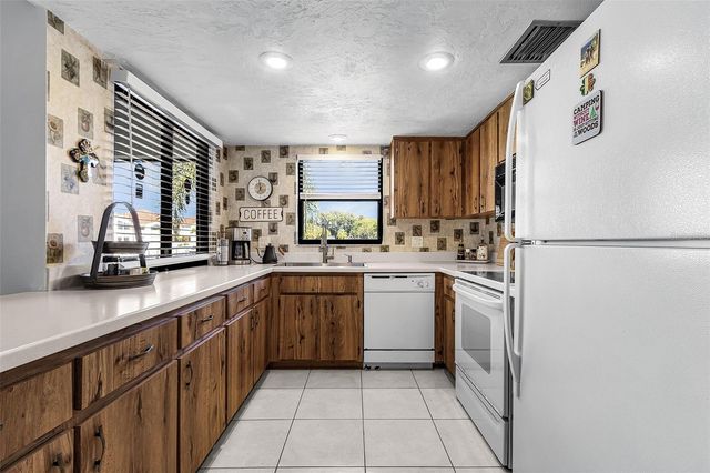 3831 SE 11TH PLACE 101, Cape Coral, FL 33904