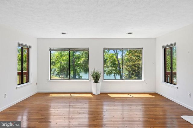 198 CANOE PL, Montross, VA 22520