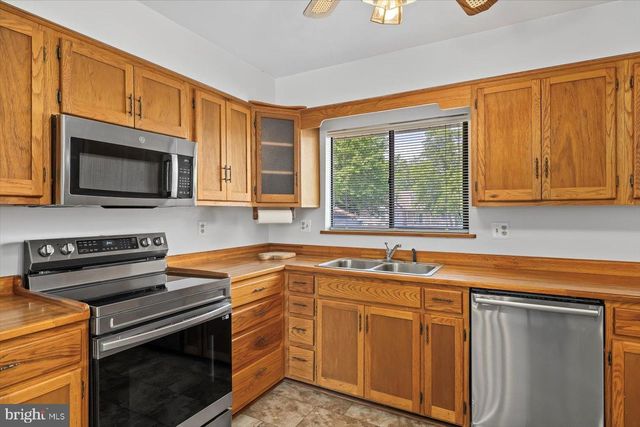 198 CANOE PL, Montross, VA 22520