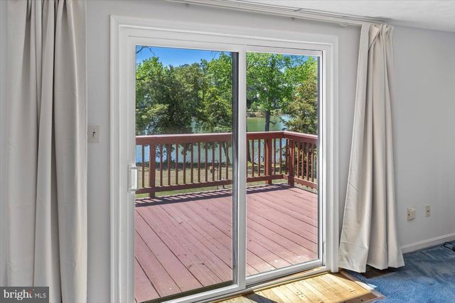 198 CANOE PL, Montross, VA 22520