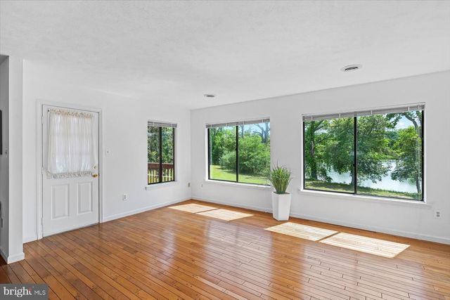 198 CANOE PL, Montross, VA 22520