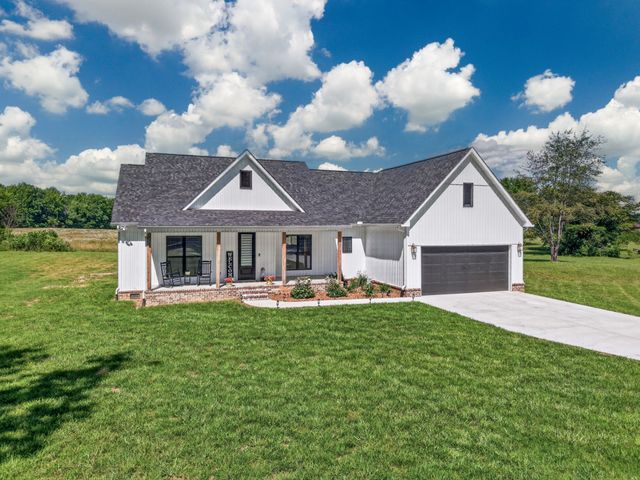 9 Town Rd, Fayetteville, TN 37334