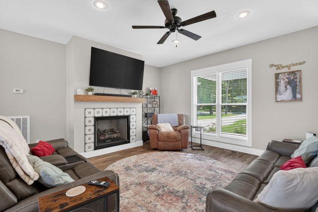 9 Town Rd, Fayetteville, TN 37334
