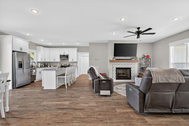 9 Town Rd, Fayetteville, TN 37334