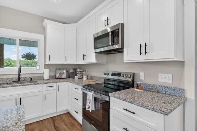 9 Town Rd, Fayetteville, TN 37334