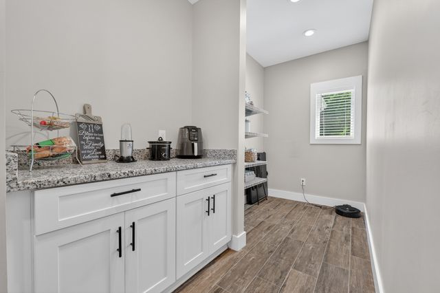 9 Town Rd, Fayetteville, TN 37334
