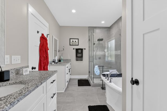 9 Town Rd, Fayetteville, TN 37334