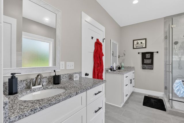 9 Town Rd, Fayetteville, TN 37334