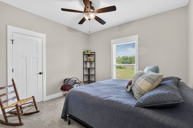 9 Town Rd, Fayetteville, TN 37334