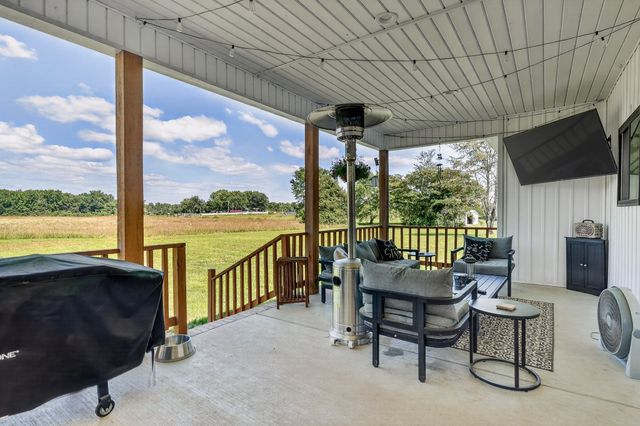 9 Town Rd, Fayetteville, TN 37334