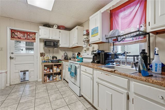 3313 7th Ave, Beaver Falls, PA 15010