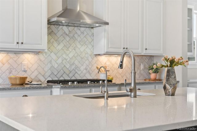 27620 E Lakeview Drive, Aurora, CO 80016