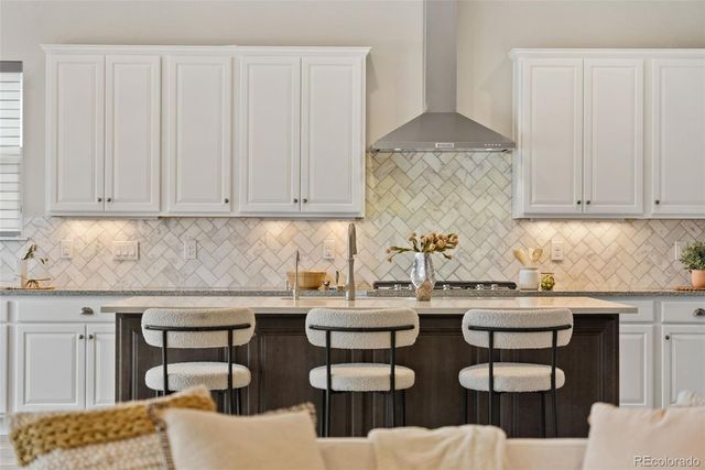 27620 E Lakeview Drive, Aurora, CO 80016