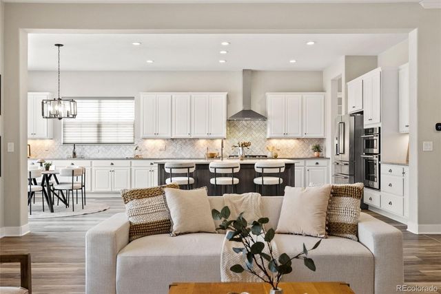 27620 E Lakeview Drive, Aurora, CO 80016