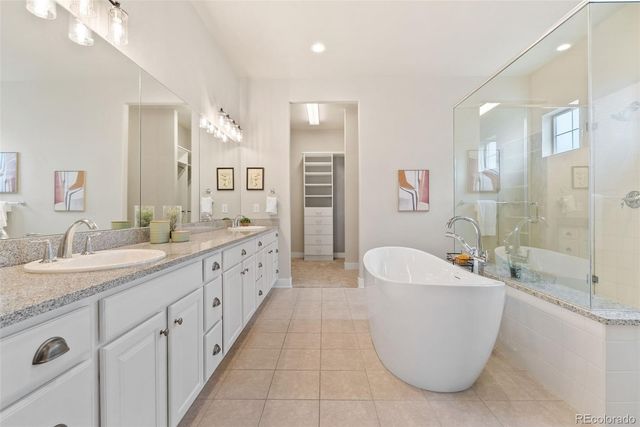 27620 E Lakeview Drive, Aurora, CO 80016