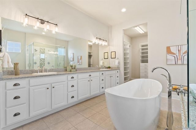 27620 E Lakeview Drive, Aurora, CO 80016