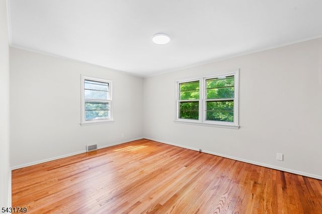 16 Trowbridge Rd, Morris Plains Boro, NJ 07950