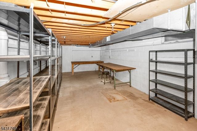16 Trowbridge Rd, Morris Plains Boro, NJ 07950