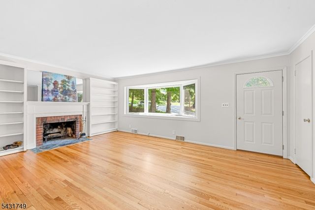 16 Trowbridge Rd, Morris Plains Boro, NJ 07950