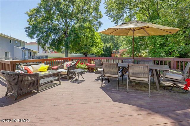 46 Saupe Drive, Manalapan, NJ 07726