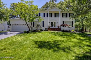 46 Saupe Drive, Manalapan, NJ 07726