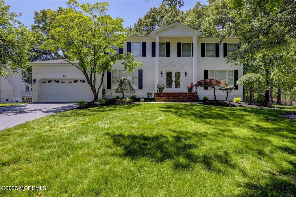 46 Saupe Drive, Manalapan, NJ 07726