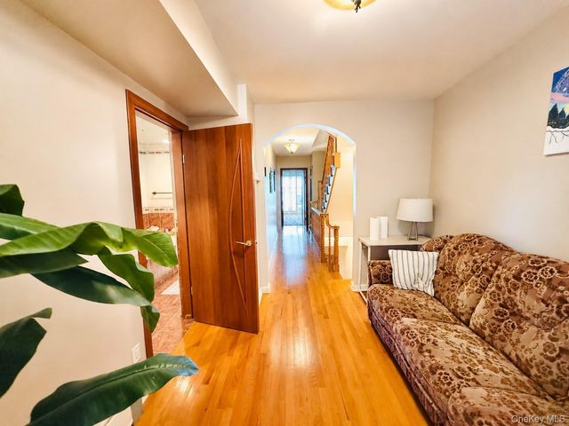 822 Dean Avenue, Bronx, NY 10465