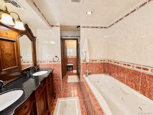 822 Dean Avenue, Bronx, NY 10465