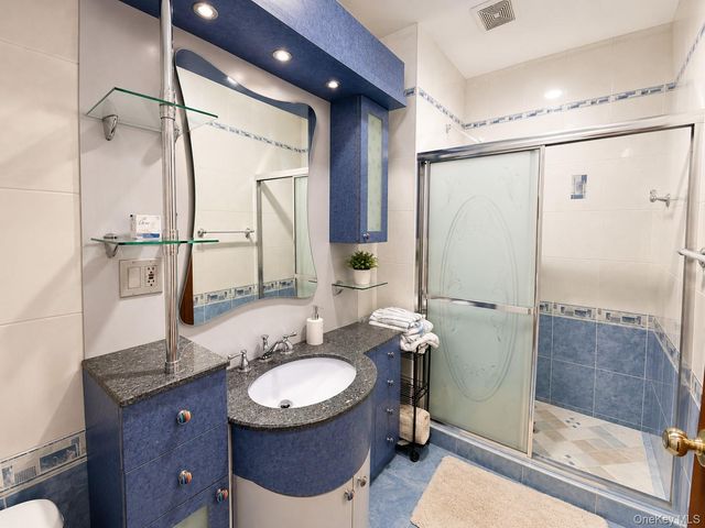 822 Dean Avenue, Bronx, NY 10465