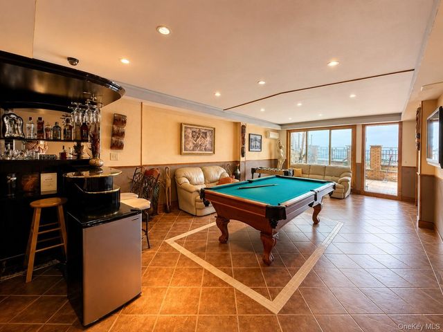 822 Dean Avenue, Bronx, NY 10465