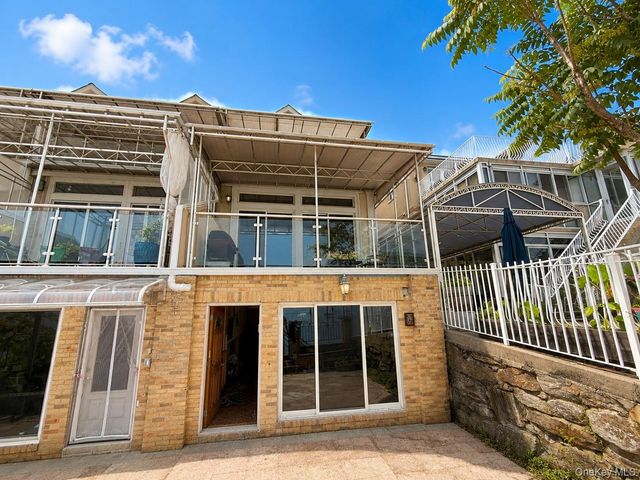 822 Dean Avenue, Bronx, NY 10465