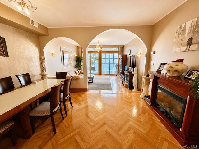822 Dean Avenue, Bronx, NY 10465