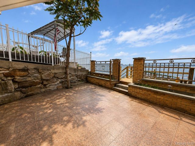 822 Dean Avenue, Bronx, NY 10465