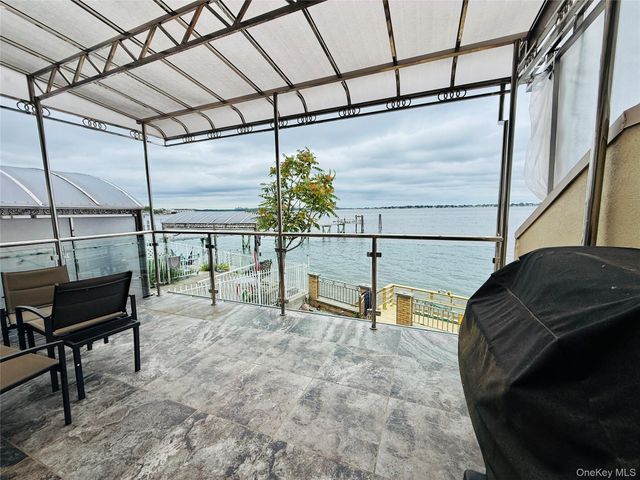 822 Dean Avenue, Bronx, NY 10465