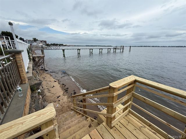 822 Dean Avenue, Bronx, NY 10465