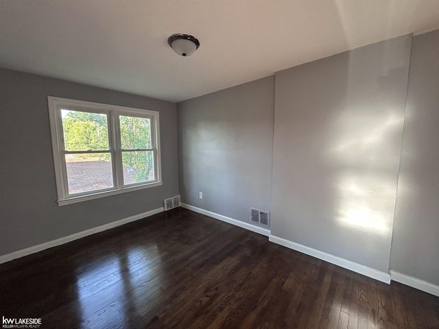 19238 W Chicago Street, Detroit, MI 48228