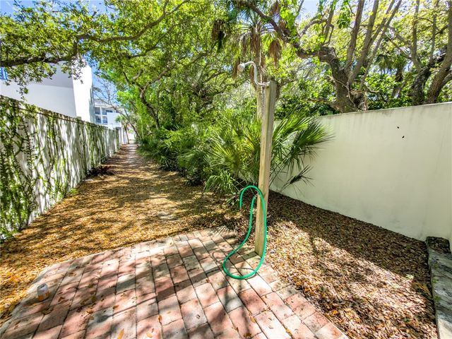 90 Strand Drive, Vero Beach, FL 32963
