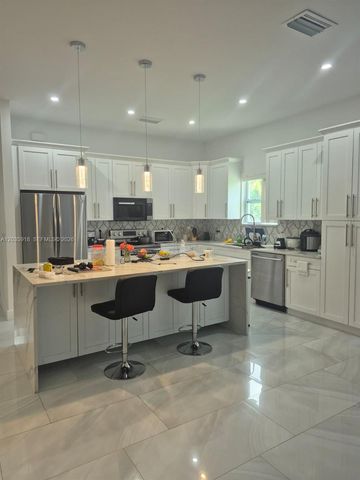 3642 32ND AVE SE, Naples, FL 34117
