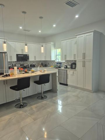 3642 32ND AVE SE, Naples, FL 34117