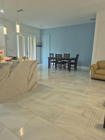 3642 32ND AVE SE, Naples, FL 34117