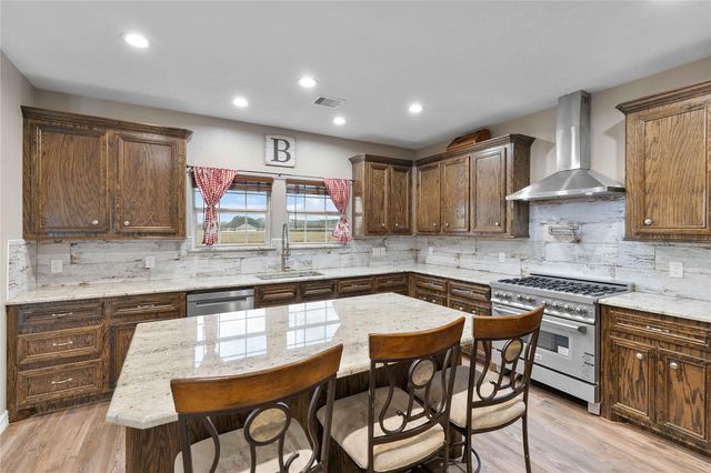757 County Road 109, Devers, TX 77538