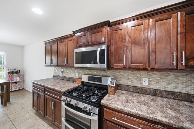 15312 E 110th Street N, Owasso, OK 74055
