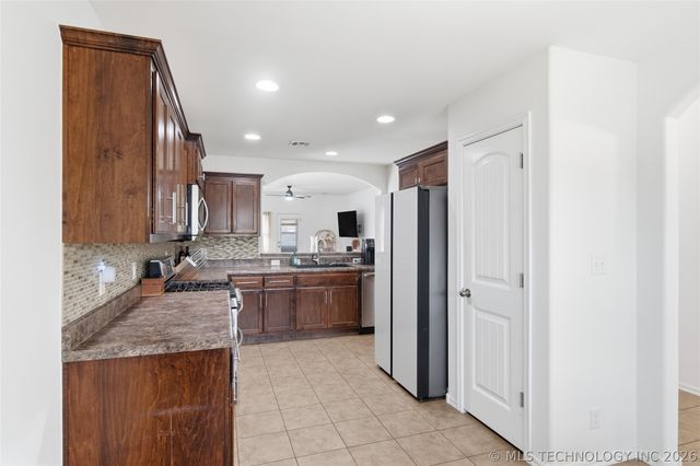 15312 E 110th Street N, Owasso, OK 74055