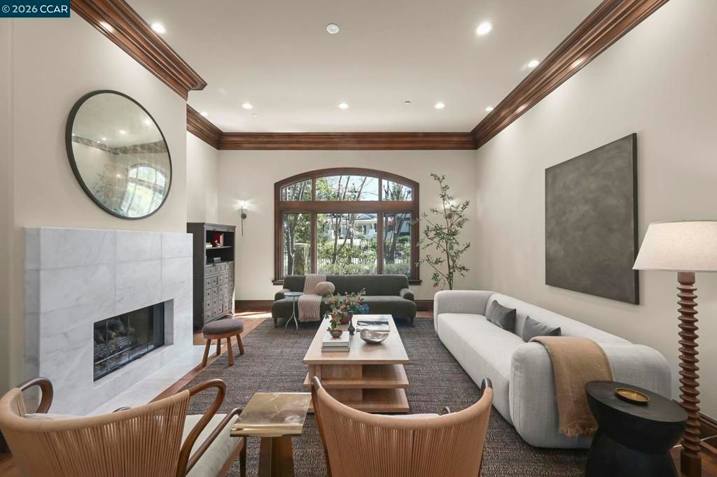 Image 10 of property listing at 2080 Calle Los Callados, Diablo, CA 94528